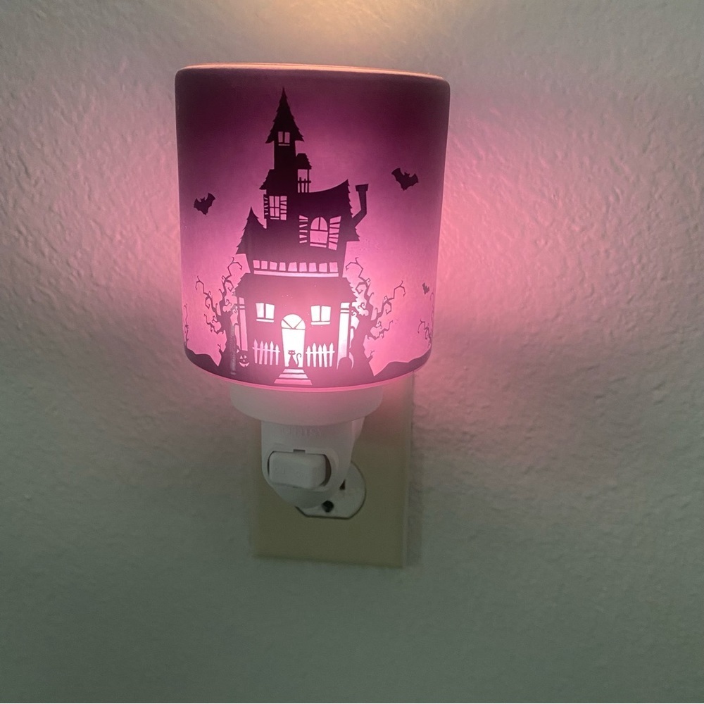 Scentsy | spooky house wall plug warmer